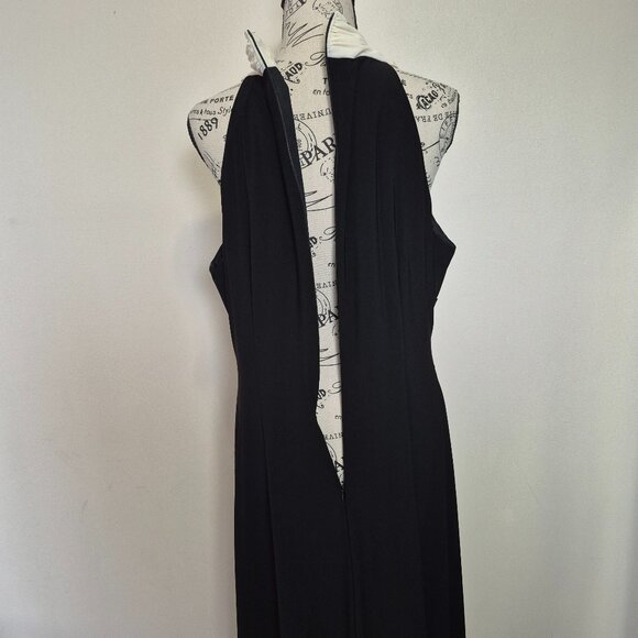 Elegant Dress - Picture 7 of 14